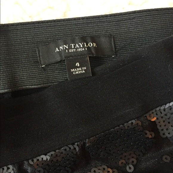 Perfect holiday party piece! - Picture 4 of 5